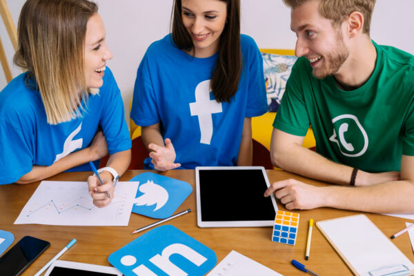 LinkedIn Ads vs. Organic Content